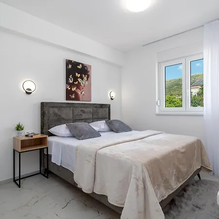 Appartement Natura Apartment-new Modern With View & Two Free Parking Spaces-10 Min Walk To Old Town