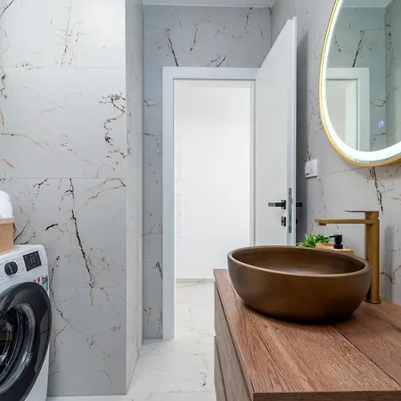 Appartement Natura Apartment-new Modern With View & Two Free Parking Spaces-10 Min Walk To Old Town
