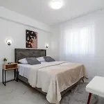 Appartamento Natura Apartment-new Modern With View & Two Free Parking Spaces-10 Min Walk To Old Town