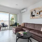 Natura Apartment-new Modern With View & Two Free Parking Spaces-10 Min Walk To Old Town * Traù