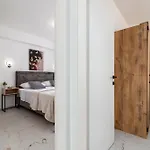 Appartamento Natura Apartment-new Modern With View & Two Free Parking Spaces-10 Min Walk To Old Town
