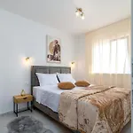 Appartamento Natura Apartment-new Modern With View & Two Free Parking Spaces-10 Min Walk To Old Town