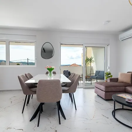 Natura Apartment-new Modern With View & Two Free Parking Spaces-10 Min Walk To Old Town Appartamento *